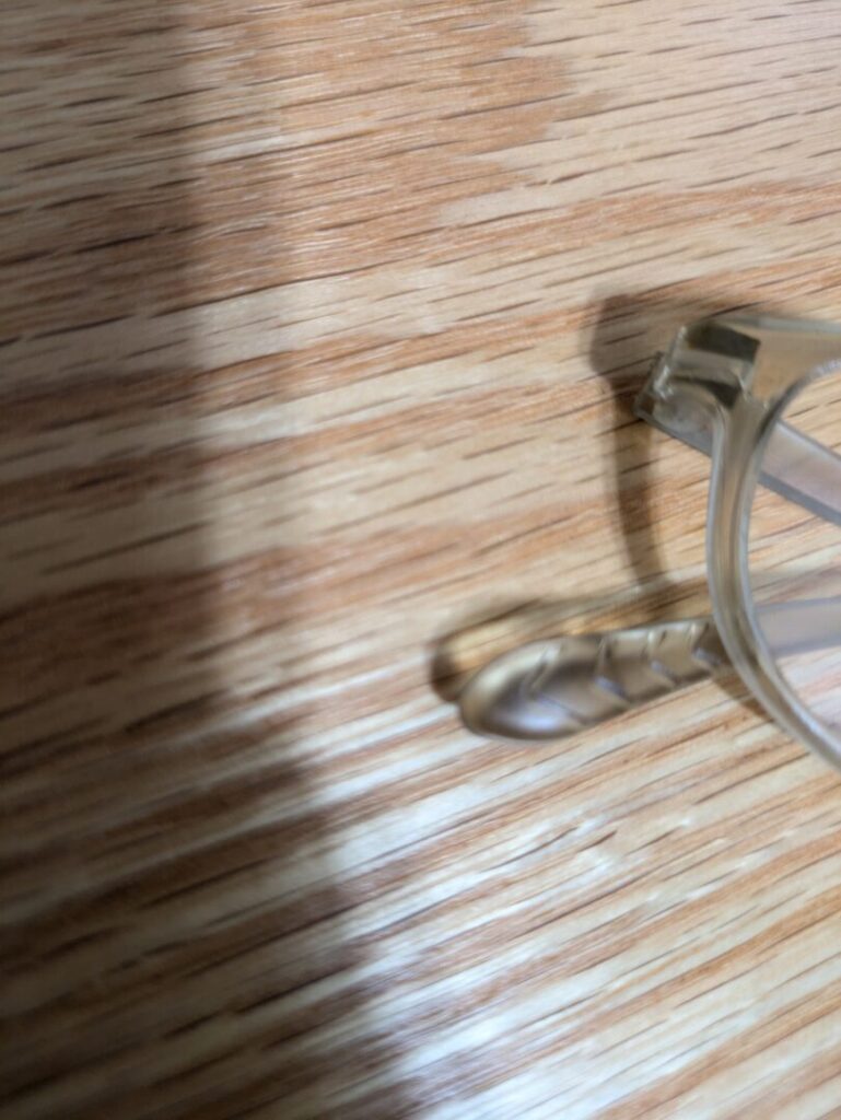 ダイソーの軽量老眼鏡